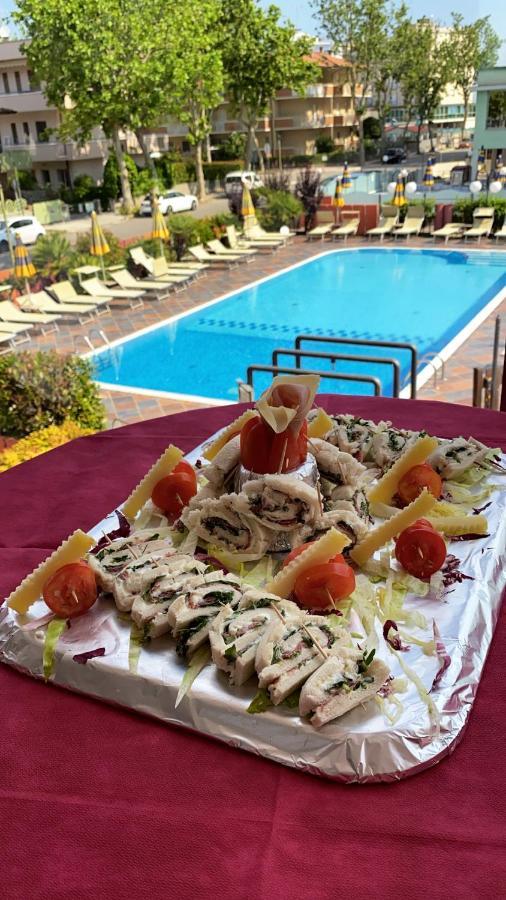 Hotel Prestigio Cesenatico Buitenkant foto