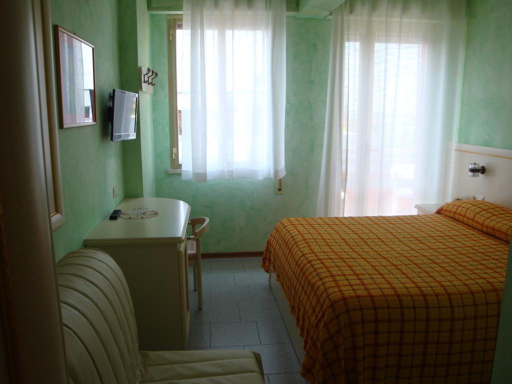 Hotel Prestigio Cesenatico Kamer foto