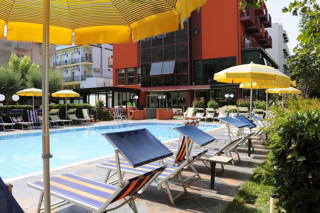 Hotel Prestigio Cesenatico Buitenkant foto