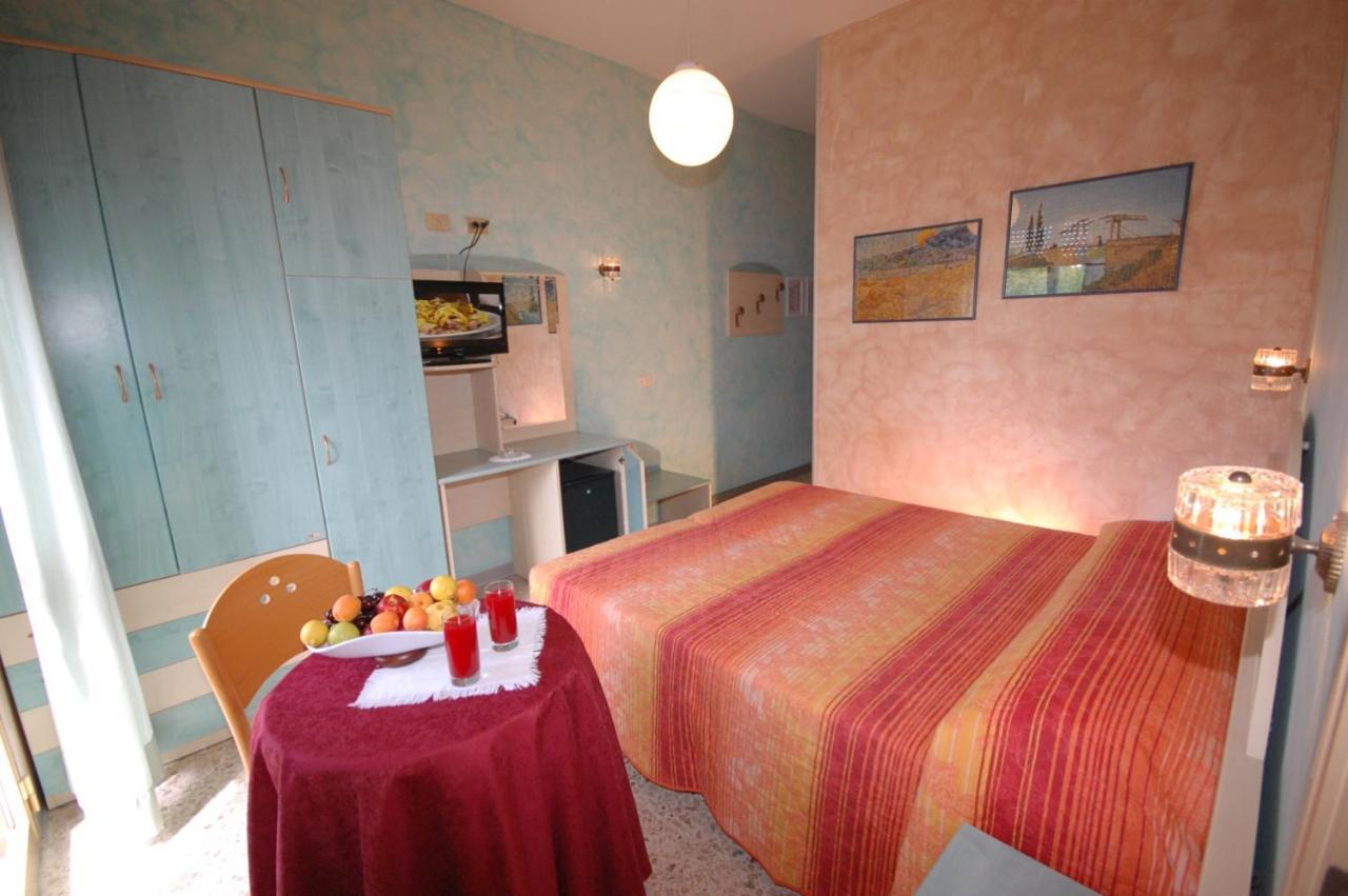 Hotel Prestigio Cesenatico Buitenkant foto