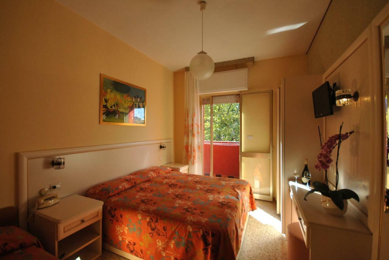 Hotel Prestigio Cesenatico Buitenkant foto