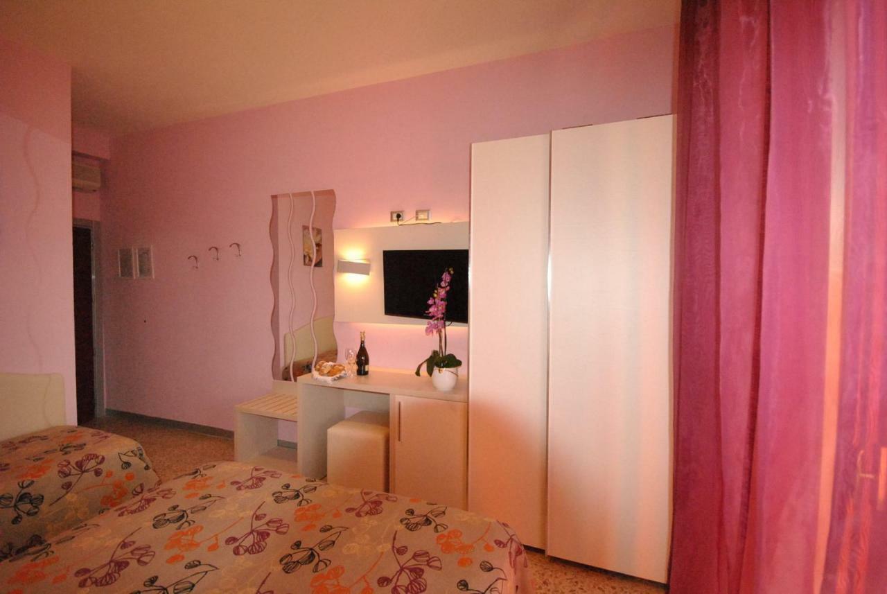 Hotel Prestigio Cesenatico Buitenkant foto
